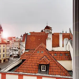 karlova-25-apartments.praguehotelsweb.com/